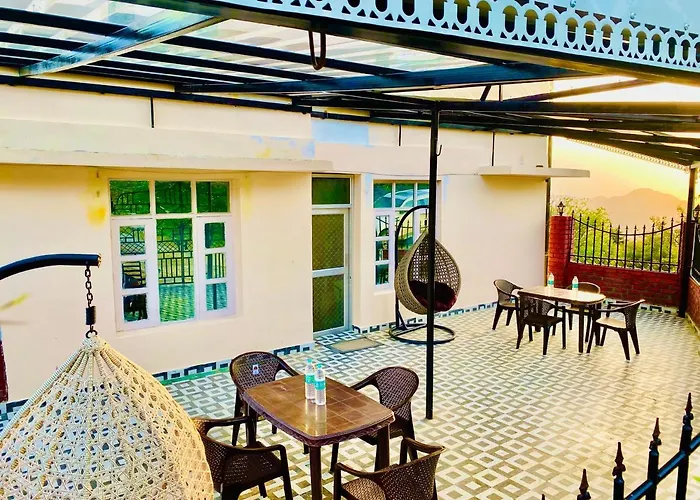 Staynest Mashobra With Balcony- A Peacefull Stay