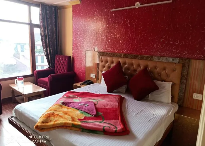 Hotel King Palace - Nature-Valley-Luxury-Room - Prime Location With Parking Facilities