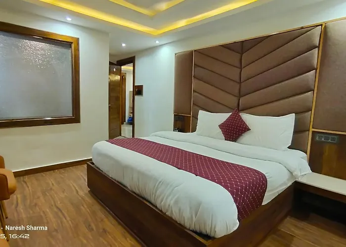 Mountain Zest - Shimla Royale - Free Pickup From Railway Station Shimla